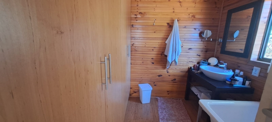 2 Bedroom Property for Sale in Meerenbosch Western Cape